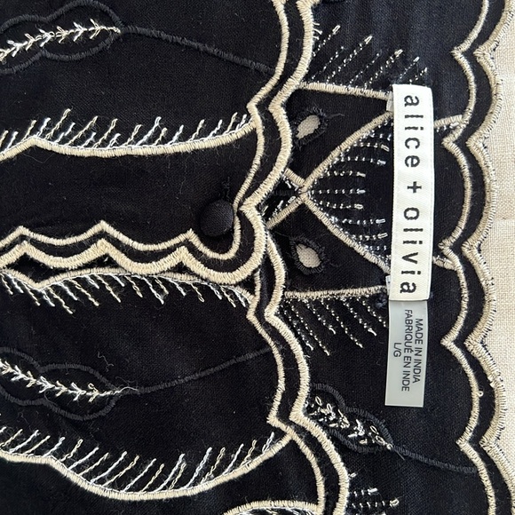 Alice + Olivia embroidered top - Picture 4 of 5